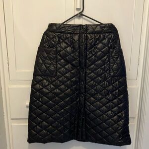 Insulated women’s puffy skirt